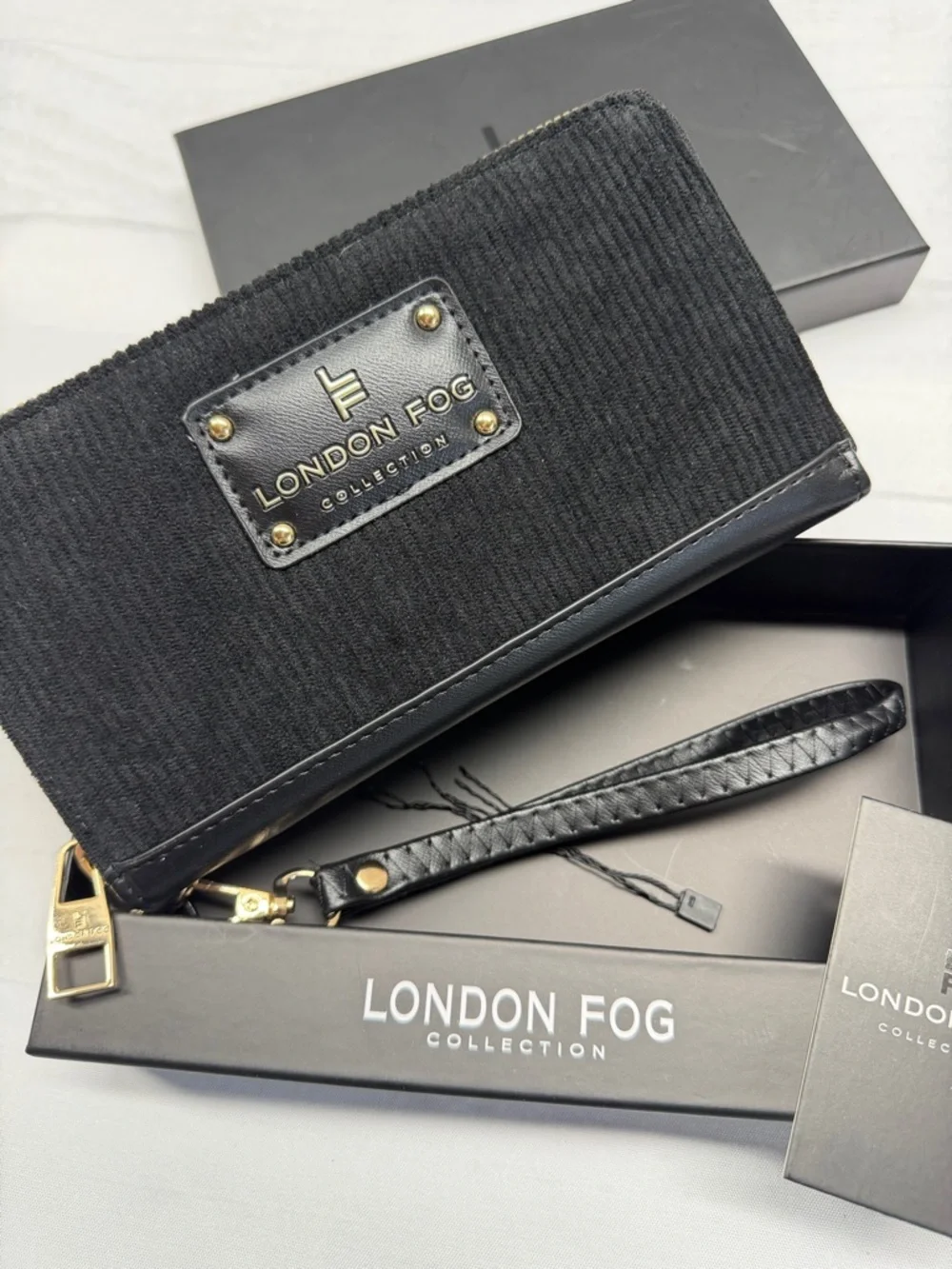 London Fog Collection NWT Black Boyd Zip Around Corduroy Wristlet Wallet